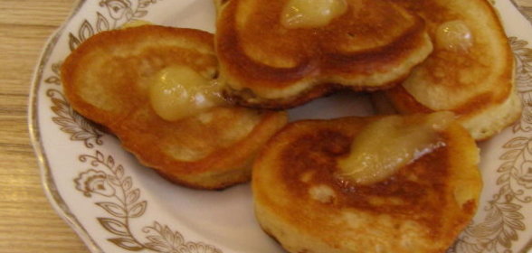 Салат из квашеной капусты с фасолью