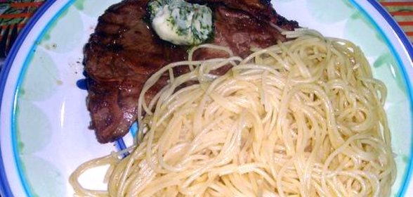 Свиная отбивная со спагетти