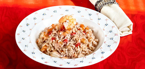 Ризотто с клубникой и креветками