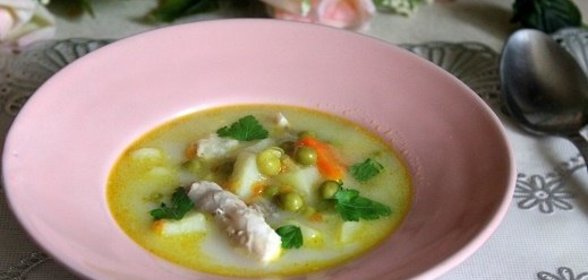 Суп с зеленым горошком, манкой и плавленным сыром