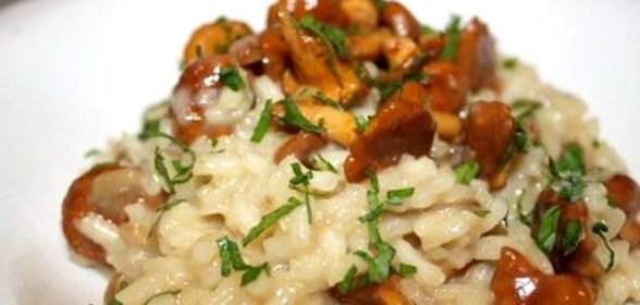 Лисички, жареные с рисом