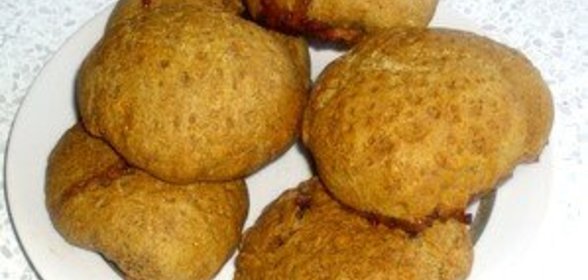 Орехово-ржаные булочки с джемом (постное)