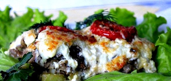 Мясо по-французски с грибами и сыром