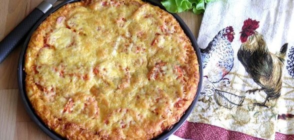 Пицца с сосисками и сыром