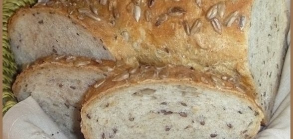 Салат из авокадо с горячим сыром