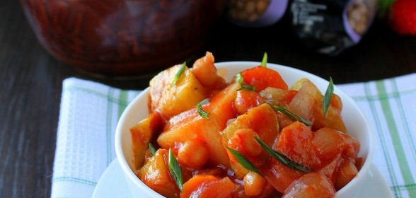 Овощное рагу с нутом