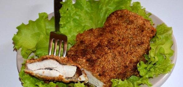 Куриные грудки в ореховой панировке