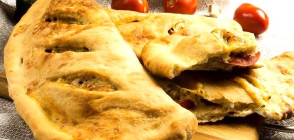 Фугас с помидорами и сыром