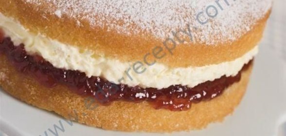 Торт с вареньем