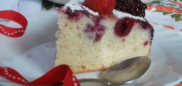 Клафути с ягодным ассорти