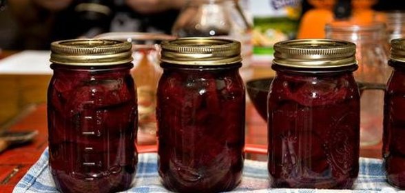 Консервированные помидоры со свеклой