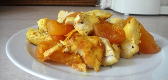 Курица с сухофруктами и шафраном