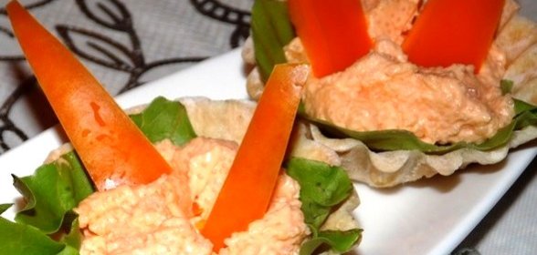 Тарталетки с икрой мойвы