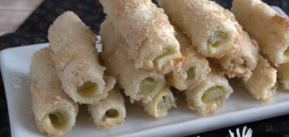 Песочные трубочки с ревенем и корицей