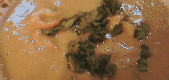 Суп-пюре с пореем и креветками