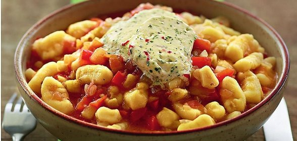 Ньокки с рагу и ароматным маслом