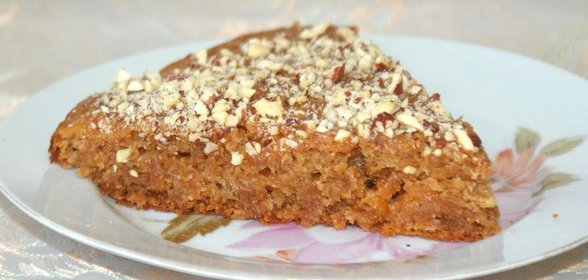 Пирог из варенья с орехами