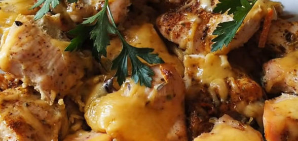 Маринованная куриная грудка, запеченная в духовке