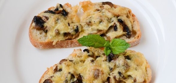 Запеченные бутерброды с грибами