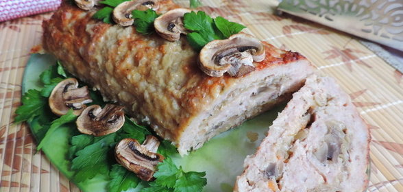 Мясной рулет с квашеной капустой