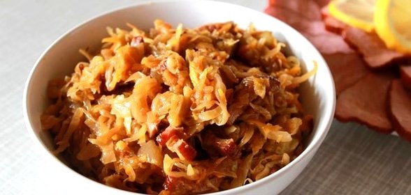 Капуста, тушеная с ребрышками