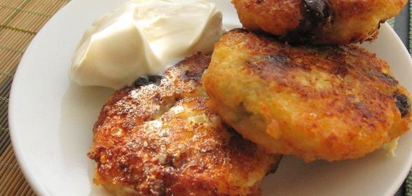 Сырники с изюмом из творога