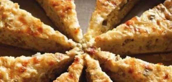Чеснок, квашенный в соке красной смородины