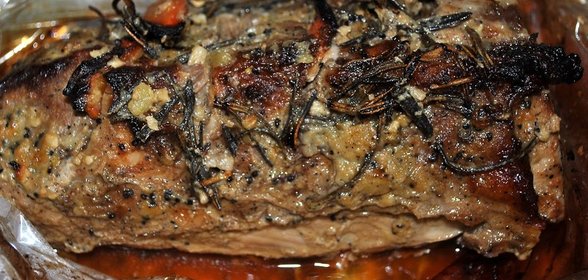 Говядина в маринаде из горчицы, киви и розмарина