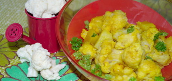 Карри из цветной капусты и картофеля