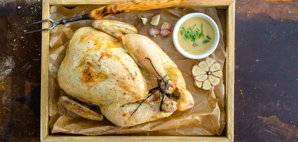 Цыпленок, запеченный с пряным маслом в прованском стиле