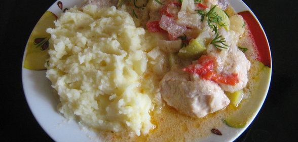 Курочка,тушённая в сливках.(Вариант)