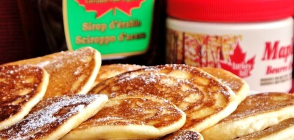 Блинчики с кленовым сиропом