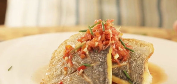 Бутерброды с мясным паштетом и черносливом