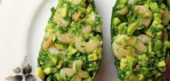 Салат из авакадо и креветок