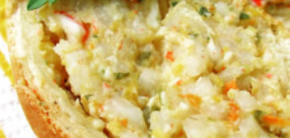 Творожный рулет с начинкой из морепродуктов