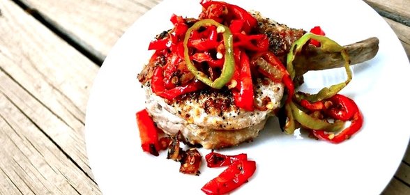 Свинина с перцем чили