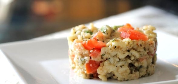Ризотто с помидорами и спаржей