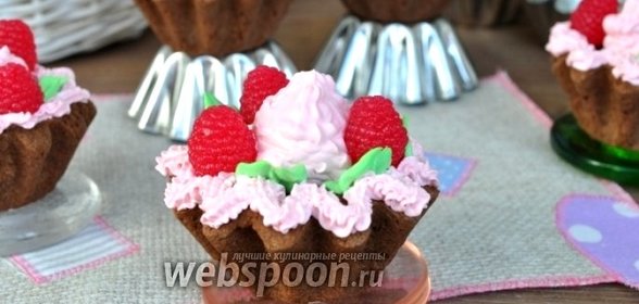 Корзиночки из шоколадного теста с малиновым вареньем