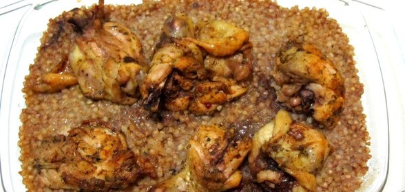 Куриные ножки в духовке с гречкой