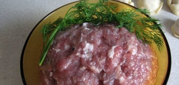 Пирожные парные с вишенкой