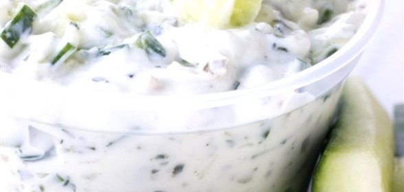 Соус дзадзики с винным уксусом