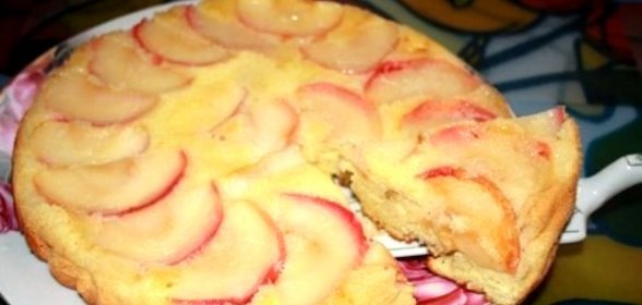 Шарлотка с яблоками без масла