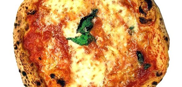 Пицца «Маргарита» с базиликом и моцареллой