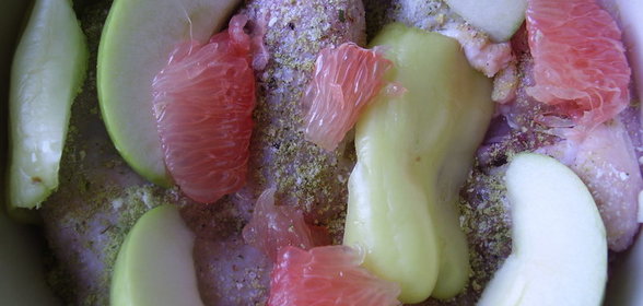 тушенная курица с фруктами