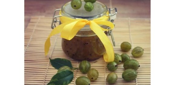 Варенье из крыжовника с грецким орехом и апельсином