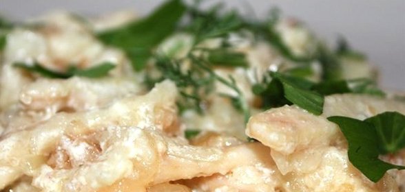 Рыба под сметанным соусом
