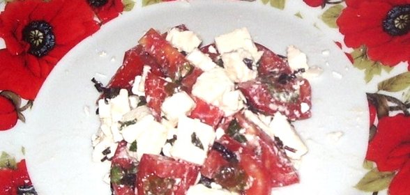 Салат с сыром фета