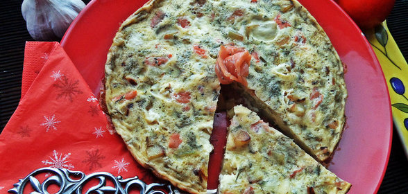 Испанский картофельный омлет с рыбкой