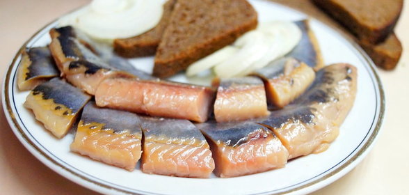 Селёдочка пряного посола и холодного копчения