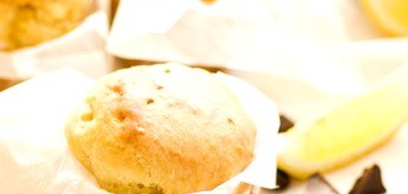 Лимонные маффины с джемом